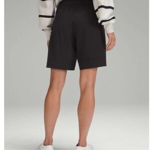 Lululemon Stretch Woven Mid-Rise Bermuda Short 9" Black